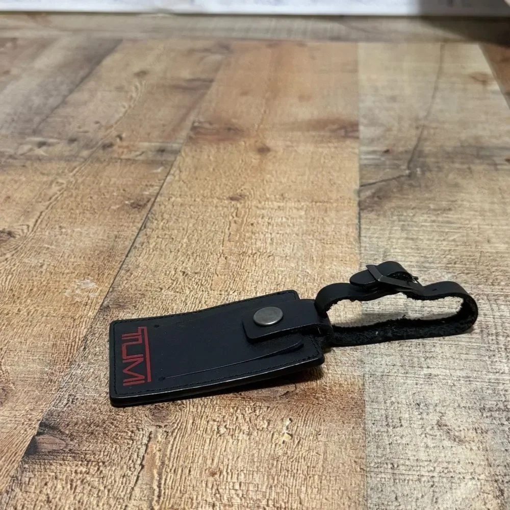 TUMI 'Alpha' Black / Red Leather Luggage Tag - Medium
